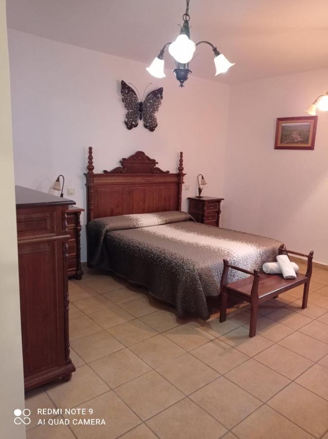 Hostal El Hayedo Cantalojas Buitenkant foto