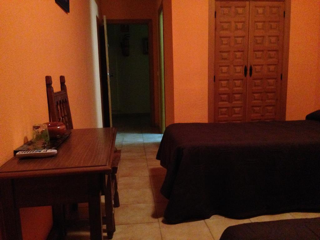 Hostal El Hayedo Cantalojas Buitenkant foto