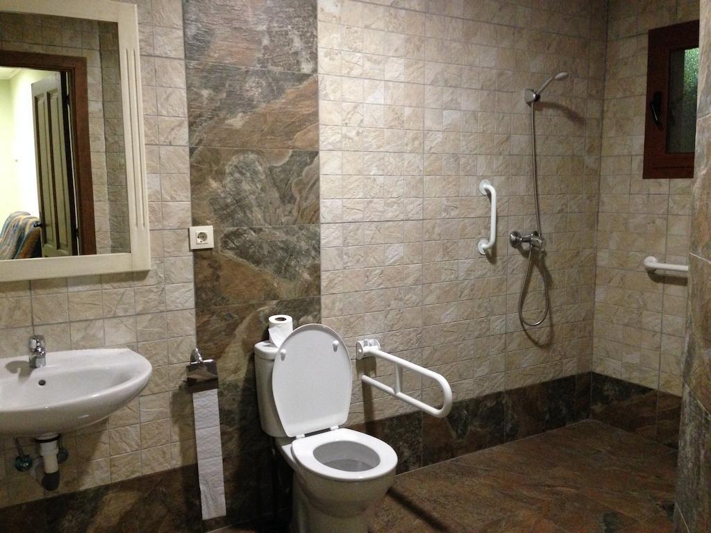 Hostal El Hayedo Cantalojas Buitenkant foto