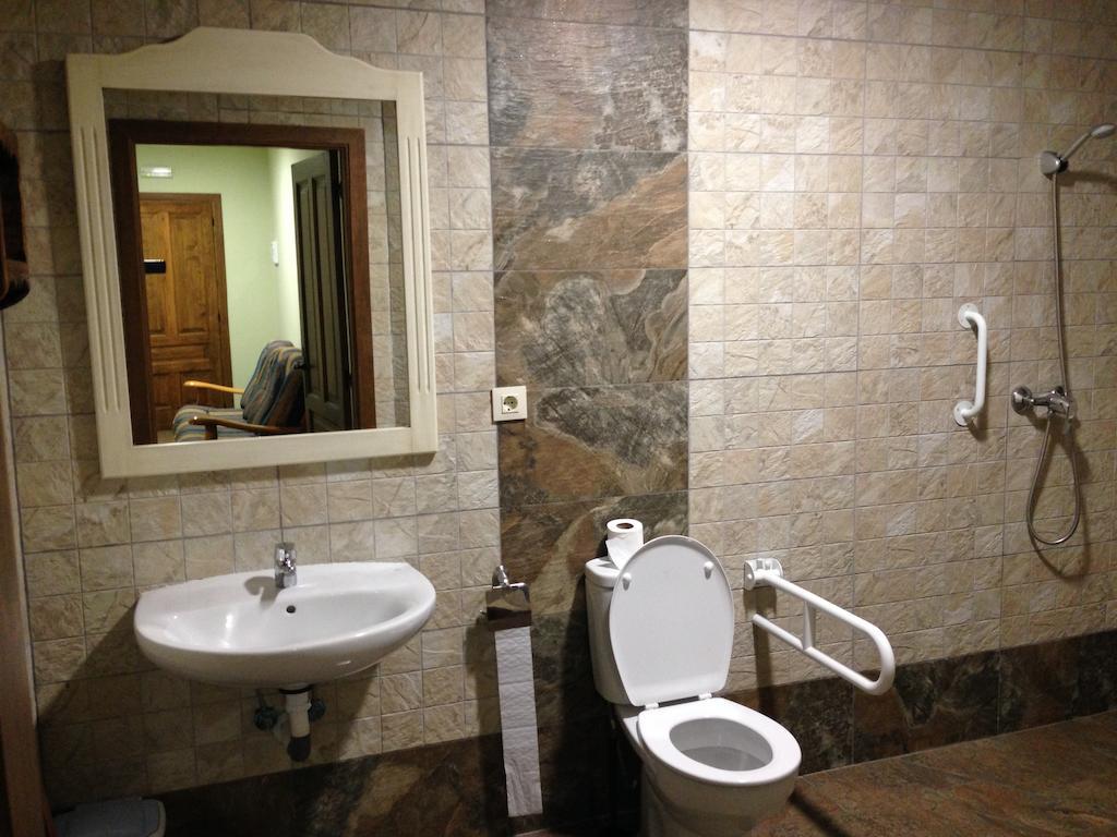 Hostal El Hayedo Cantalojas Buitenkant foto
